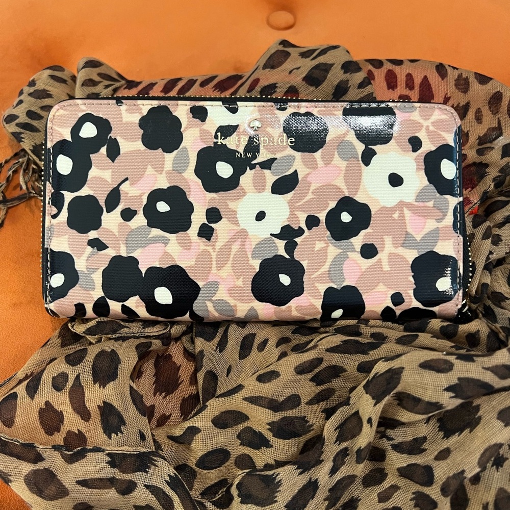 Kate Spade Cedar Street Black/Pink Floral Wallet